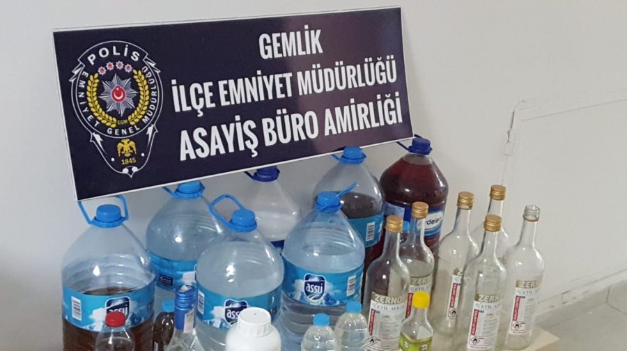 Bursa'da 160 litre kaçak içki ele geçirildi