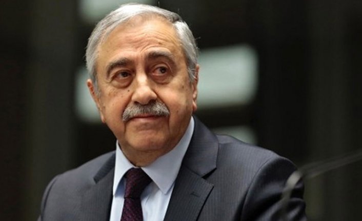 Mustafa Akıncı'dan flaş karar!