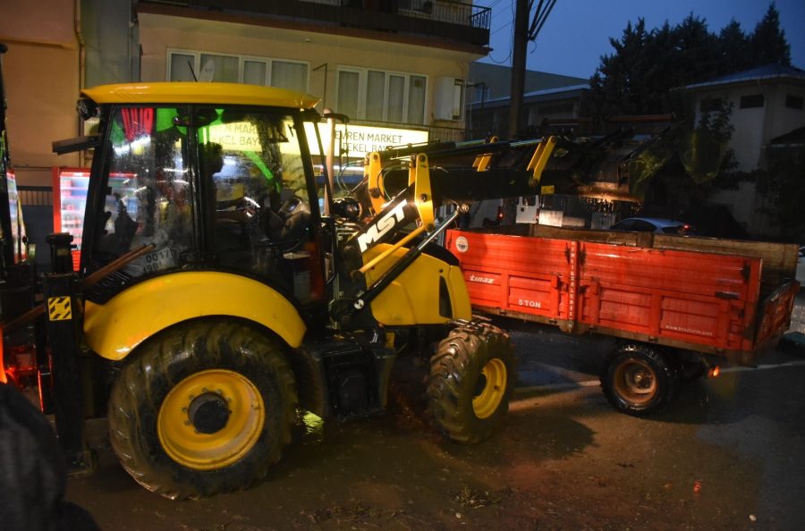 Bursa'da aşırı yağışta belediye teyakkuza geçti