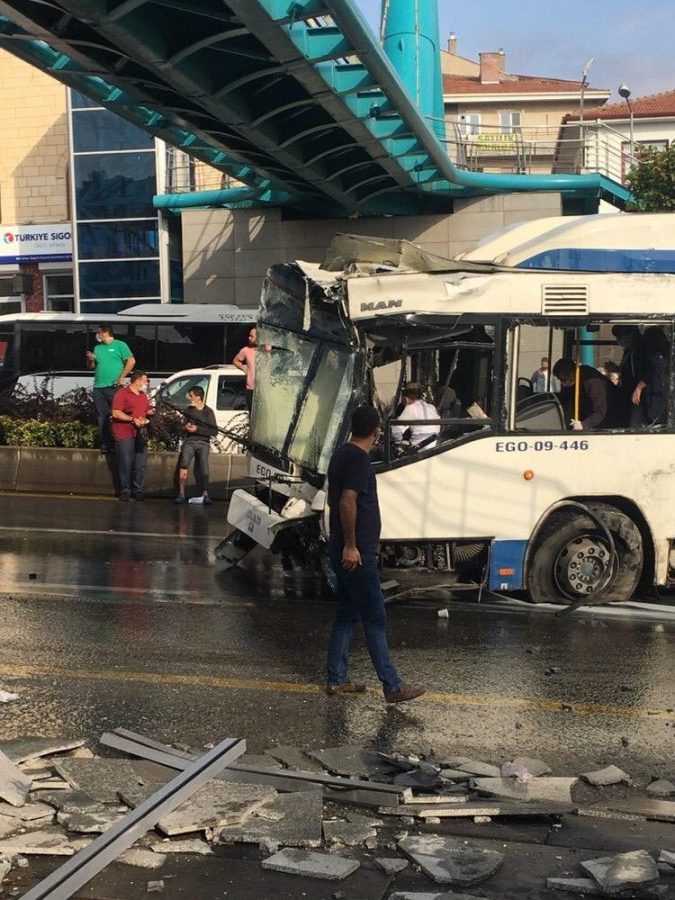 Belediye otobüsünde can pazarı!