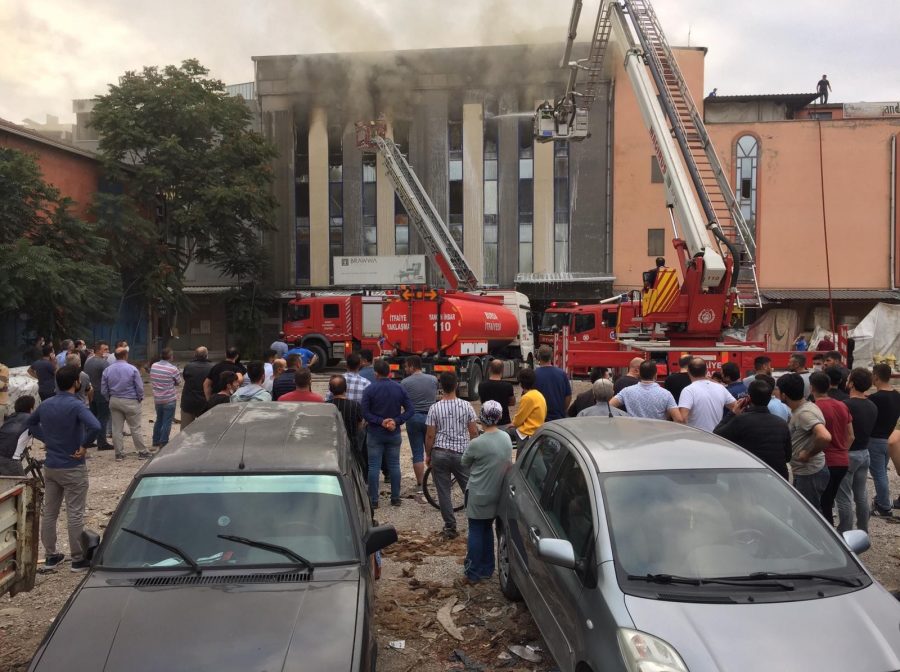 Bursa'da mobilya fabrikasını alevler sardı