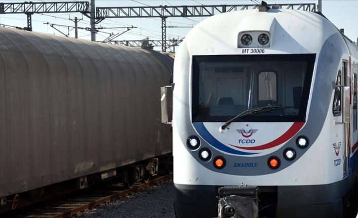 Adana-Mersin bölgesel tren seferleri yeniden başladı