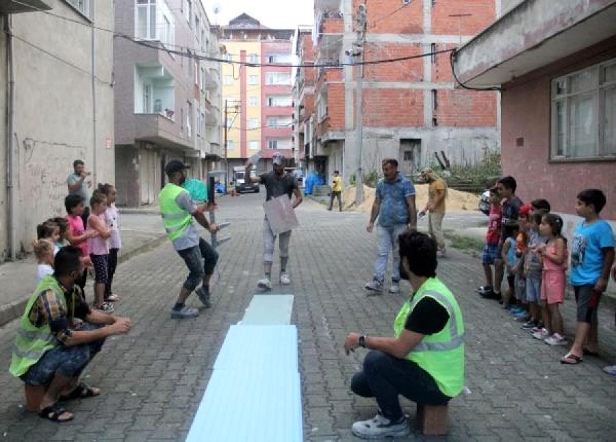 Yaptıkları defileyle fenomen olan inşaat işçilerine oyunculuk teklifleri yağıyor