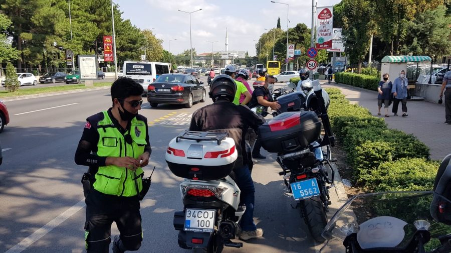 Bursa'da kasksız motosikletlilere ceza yağdı!