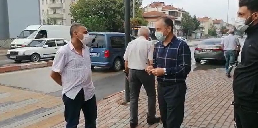 Bursa'da İlçe Emniyet Müdürü maskesizlere anında müdahale etti!