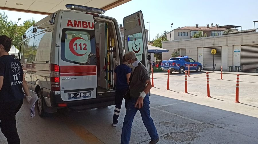 Bursa'da feci kaza! Takla atıp yol kenarına savruldu!