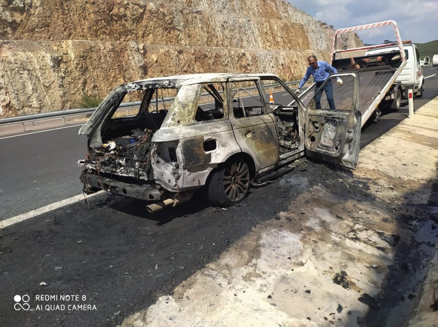 Bursa'da alev alan jip hurdaya döndü!