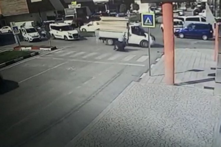 Bursa'da motosiklet sürücüsü ölümden döndü