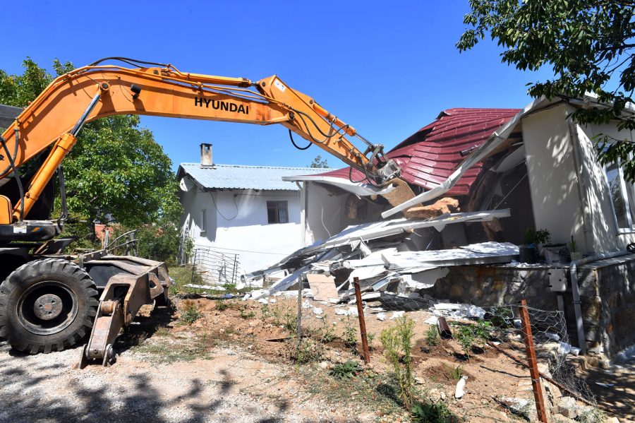 Bursa'da yıkım var! Uludağ'da kaçağa geçit yok!