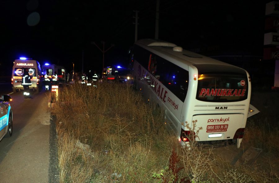 Alanya-Bursa seferini yapan otobüs yoldan çıktı: 30 yaralı