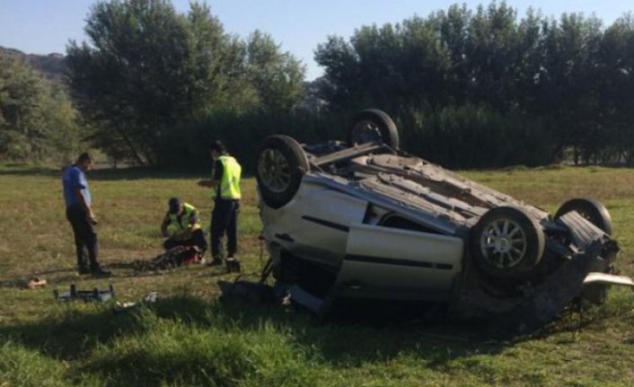 Bursa'da tarlaya uçan otomobilin sürücüsü ağır yaralandı