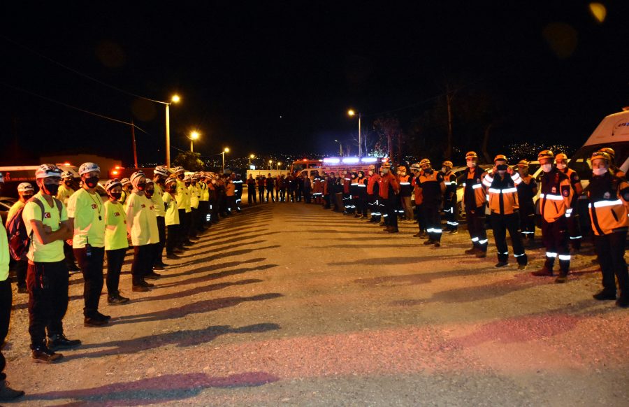 Bursa'da Marmara Depremi'nde hayatını kaybedenler anıldı