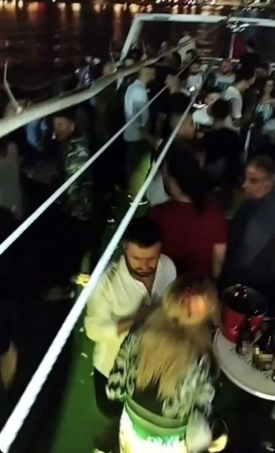 Vaka artışına rağmen dansözlü yat partisi!