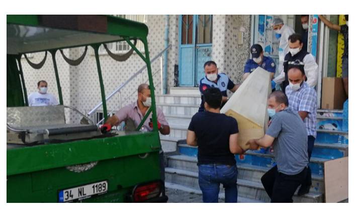 Aile faciası! İntihar eden annesini gördü, bileklerini kesti