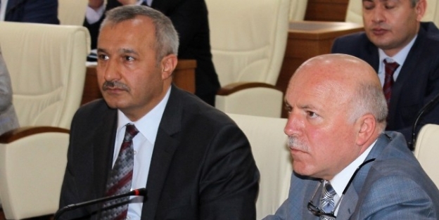 Sekmen: "tarihi Dokuya Uygun Bir Kentsel Dönüşüm"
