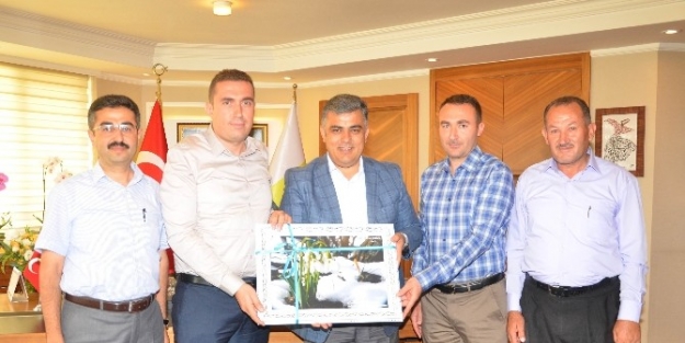 Fransa Born Belediye Başkan Yardımcısından Özgüven’e Ziyaret
