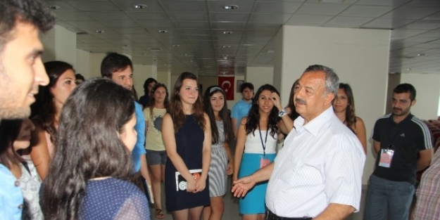 Başkan Uysal, Halk Sağlığı Yaz Okulunu Ziyaret Etti