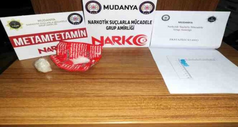 Bursa'da uyuşturucu bulunduran 2 kişi yakalandı