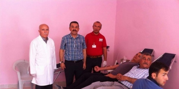 Çiçekdaği İlçesinden Kızılaya Kan Desteği