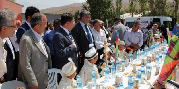 Pazaryolu’nda Sünnet Şöleni