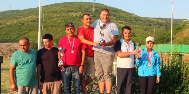 Atıcılar, Deprem Şehitlerini Andı