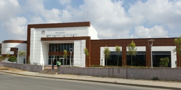 Ahmet Penbegüllü Kültür Merkezi Hizmete Giriyor