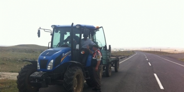 Arpaçay’da Jandarma Trafik Denetimleri Devam Ediyor