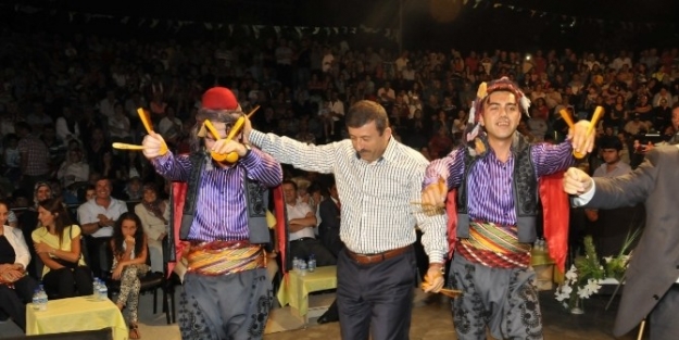 Darıca ‘da Osmanlının Torunları Sahne Aldı