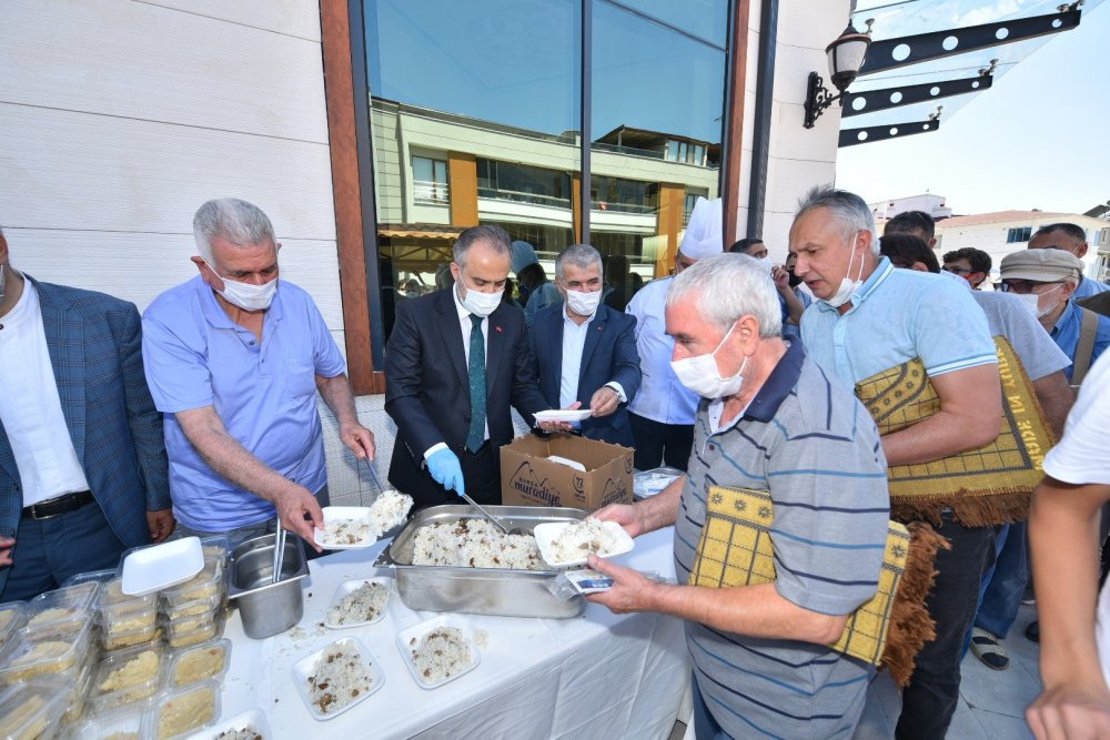  Başkan Aktaş, vatandaşlarla bayramlaştı