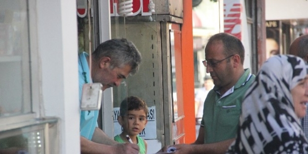 2 Çocuğu Hasta Olan Babadan Hastane İçin İmza Kampanyası