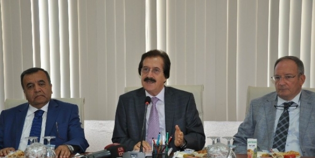Cü Rektörü Kocacık, Üniversitenin İki Yıllık Faaliyet Raporunu Değerlendirdi