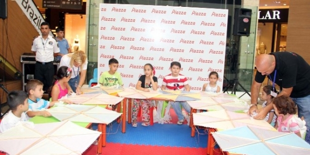 Piazza’nın Minik Konukları Uçurtma Yaptı