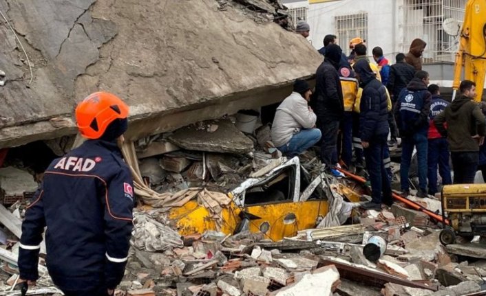 Asrın felaketinde hayatlarını kaybedenlerin sayısı 38 bin 44'e yükseldi