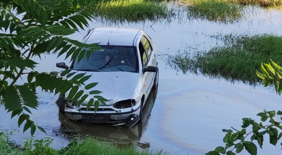 Bursa'da kaza! Tarlaya uçtu