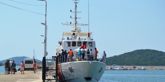 Ayvalık’ta 21 Kaçak Göçmen Yakalandı