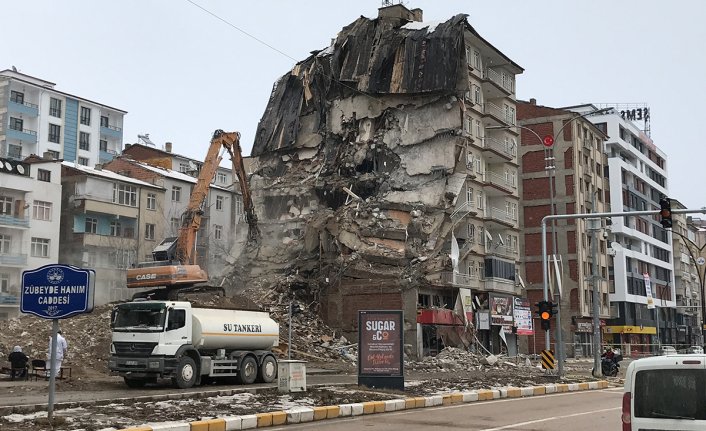 Elazığ'da 664 binanın ağır hasarlı ve yıkık olduğu tespit edildi