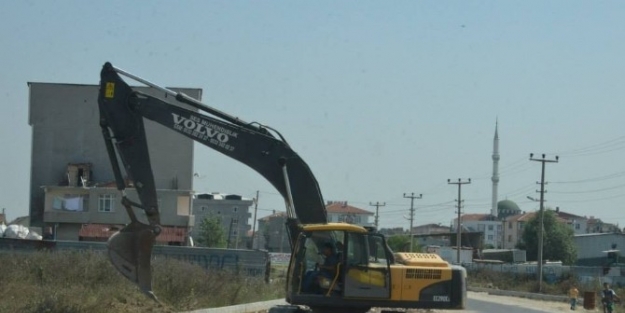 Kapaklı’da Yol Çalişmalari Devam Ediyor