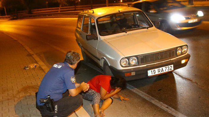 Dehşeti yaşadı! Taciz edildi, dövüldü, arabadan atıldı