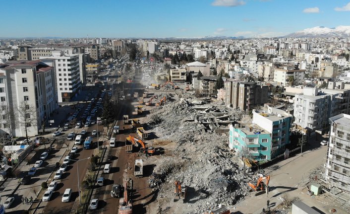 Adıyaman'da enkaz çalışmaları sürüyor