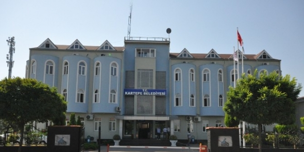 Kartepe Belediye Hizmet Binasının Cephesi Yenilendi