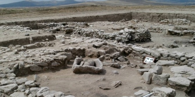 Ovaören’deki Yassıhöyük Kazı Çalişmalari Sürüyor