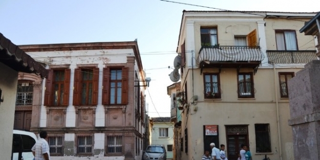 Ayvalık’ta Arka Sokaklar Geçit Vermiyor