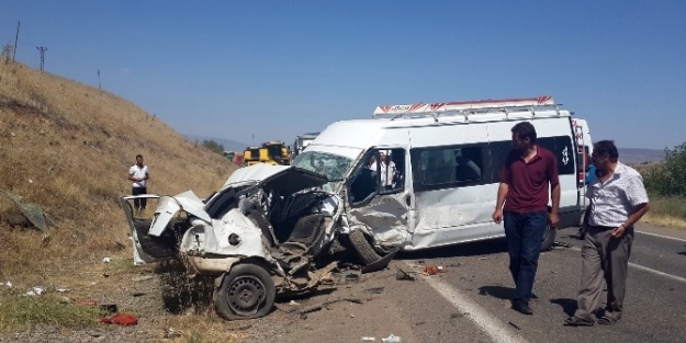 Bingöl’de Trafik Kazası: 1 Ölü, 13 Yaralı