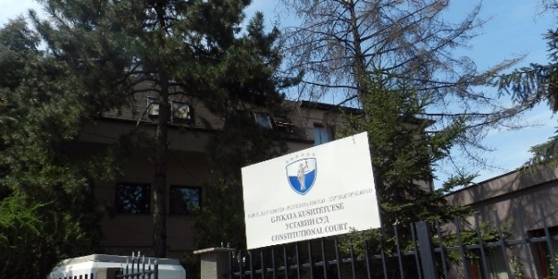 Kosova Anayasa Mahkemesi Başbakan Thaçi’nin Partisini Haklı Buldu