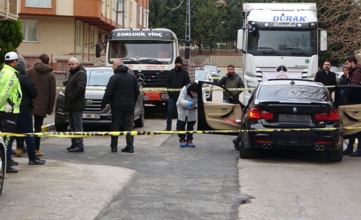 Yol verme kavgası: Yardım TIR'ının yanındakilere silahla ateş açtı