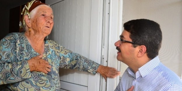 Başkan Çelik Cuma Namazı Sonrası Yeniköy’de İncelemelerde Bulundu