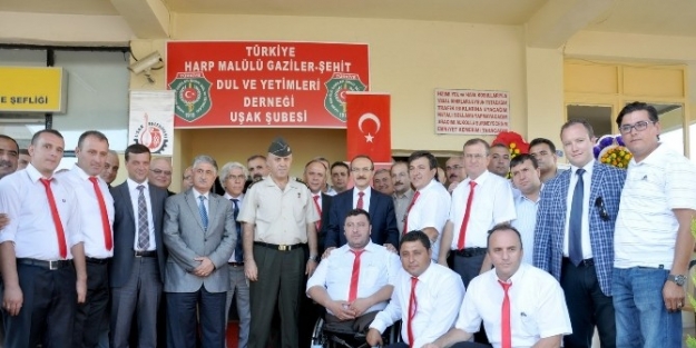 Uşak’ta Kurtuluş Haftasına Girerken Anlamlı Açılış