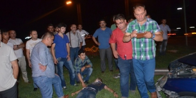 Hasta Taşıyan Ambulans İle Otomobil Çarpişti: 3 Yaralı