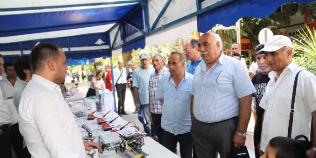 Bilim Merkezinin Deneyleri İlgi Görüyor