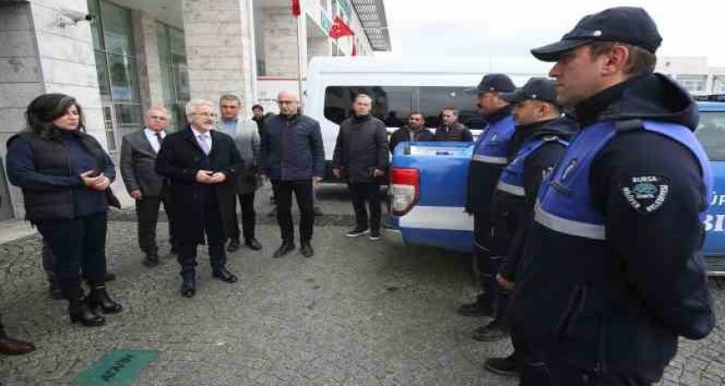 Bursa'da Dayanışma Marketi yardımları depremzedelerle buluşturuyor